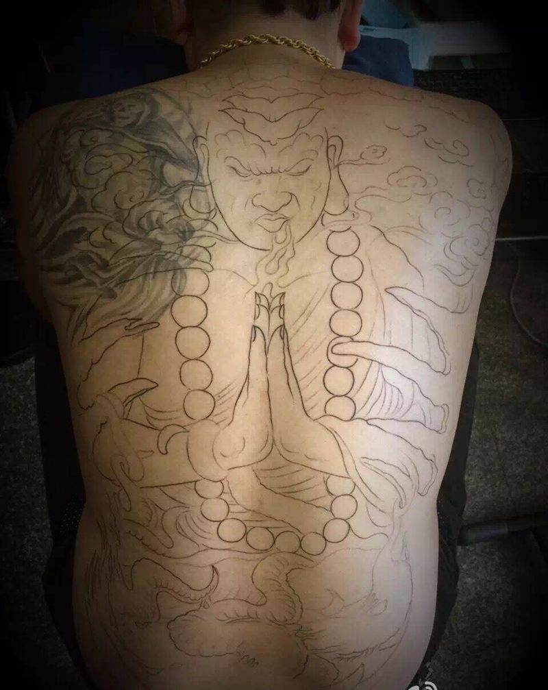 后背遮盖纹身图片