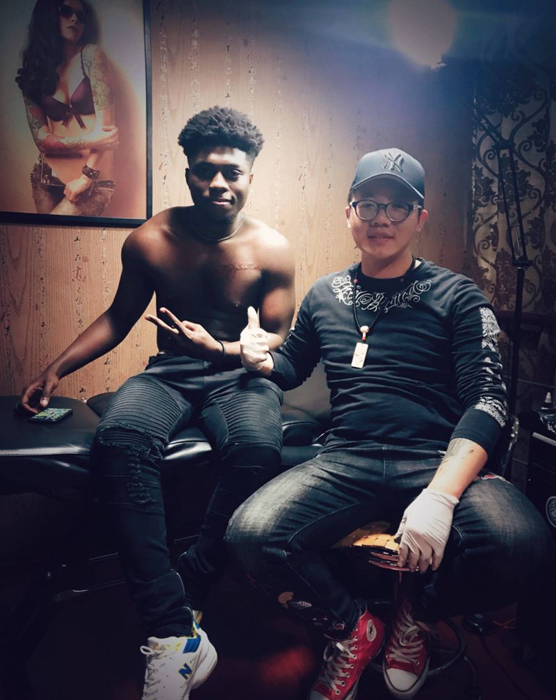 美国帅哥 小图纹身图片