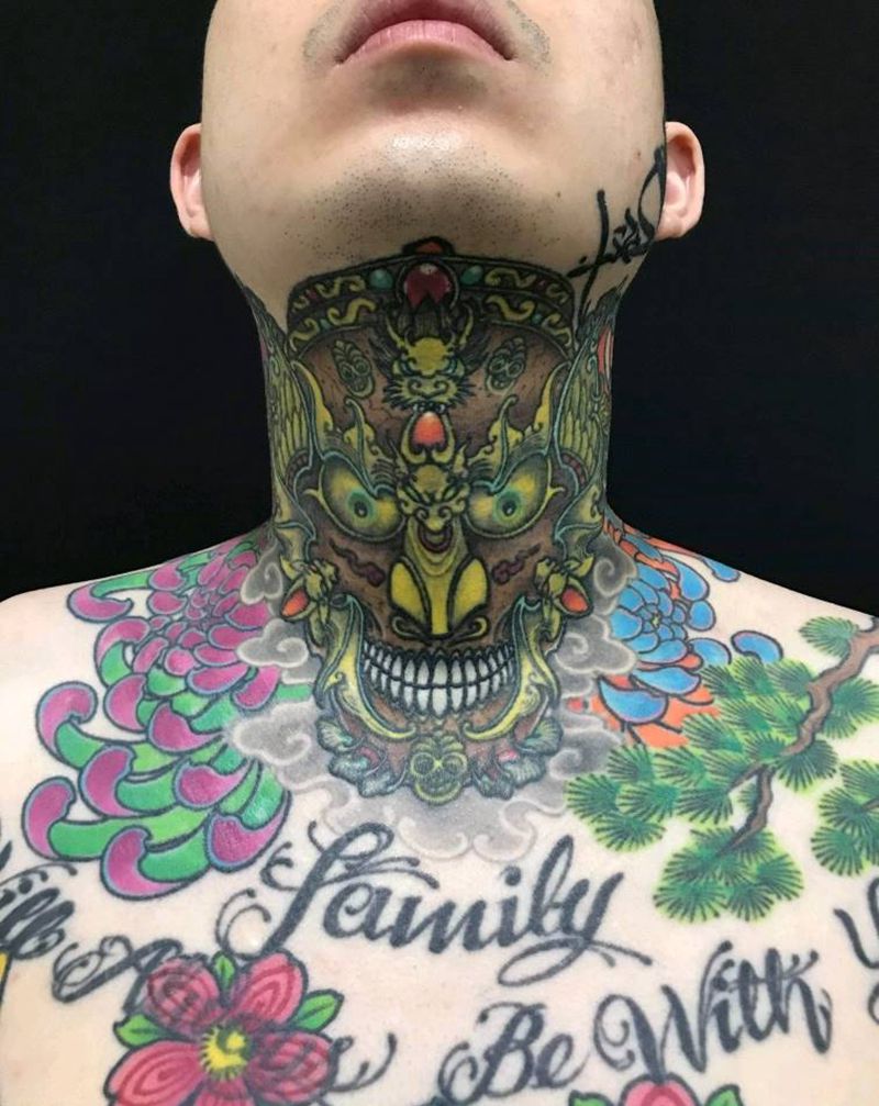 kapala纹身图片_颈部纹身图案