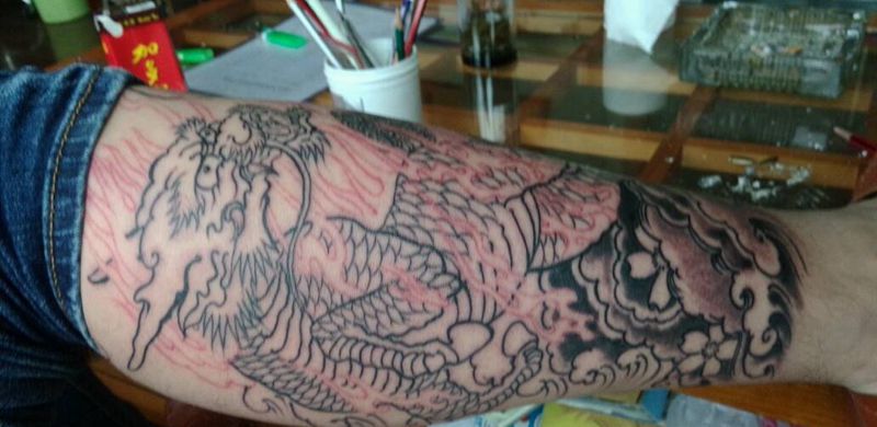 重彩色，麒麟包腿。纹身图片