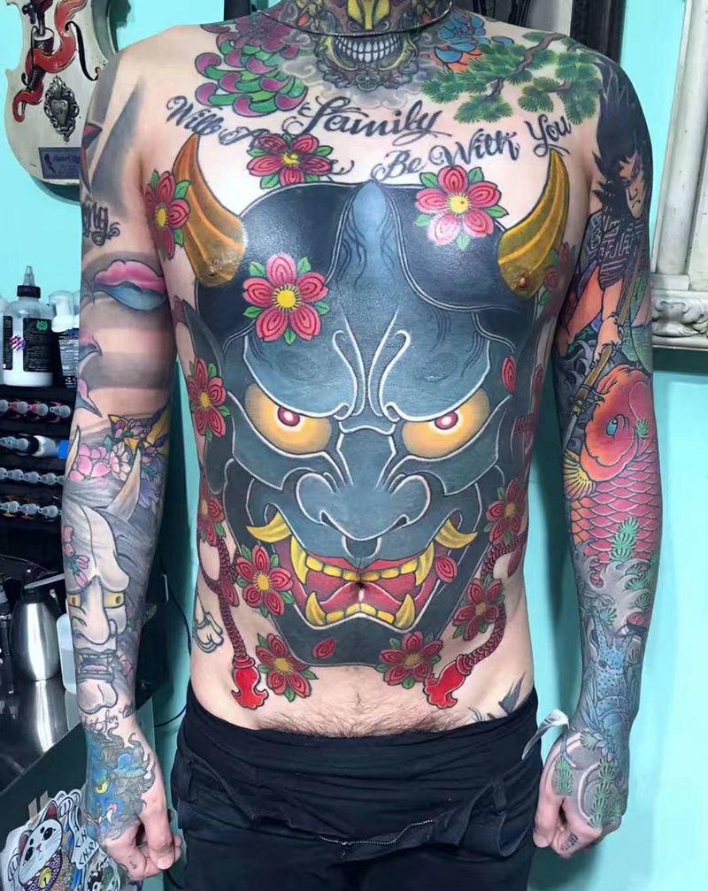 般若纹身图片_腹部老传统纹身图案