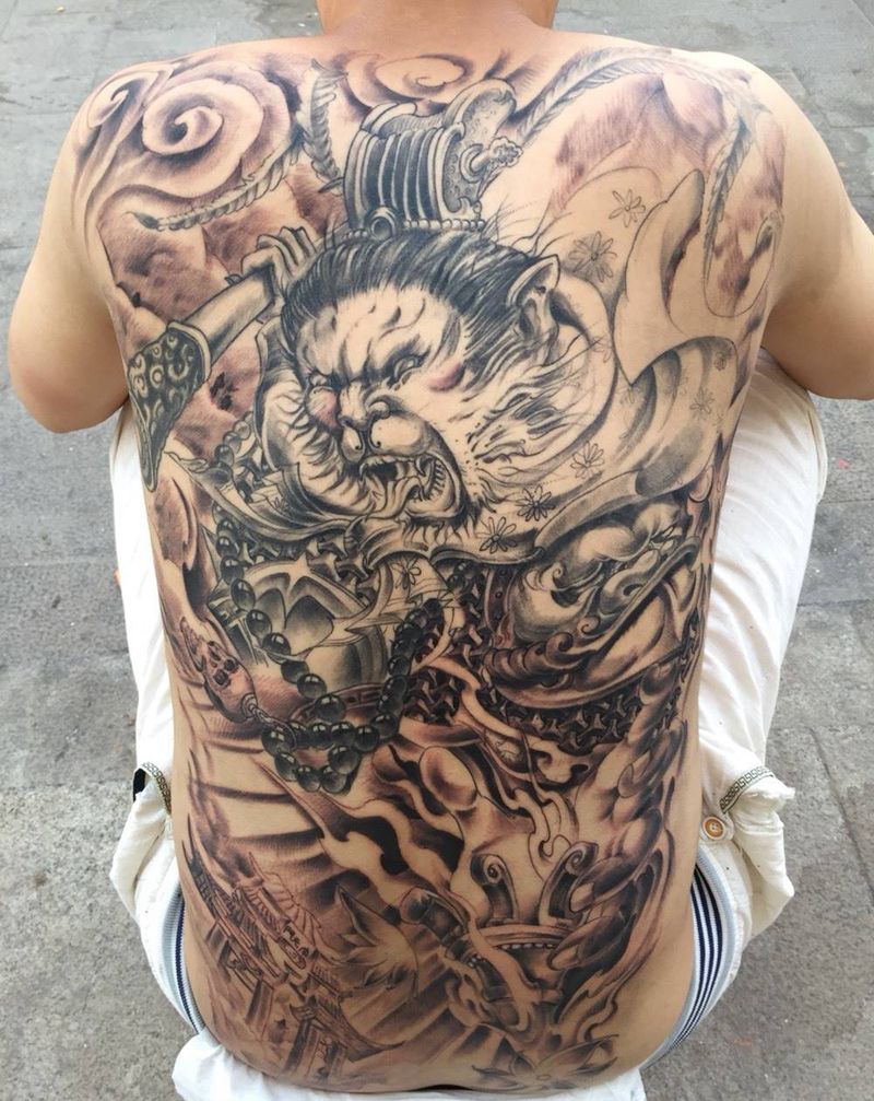 满背悟空纹身图片