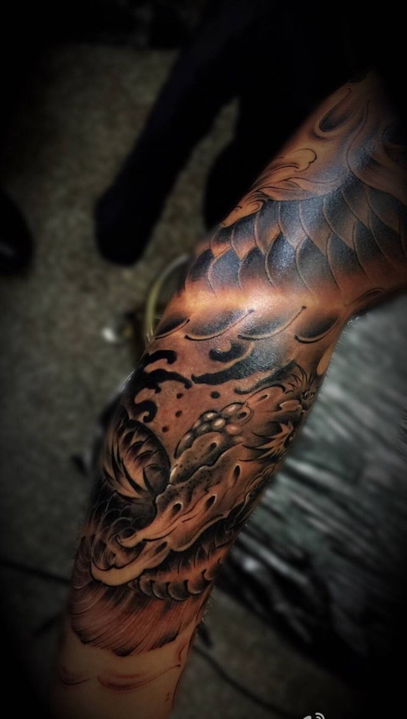 小臂龙图纹身图片