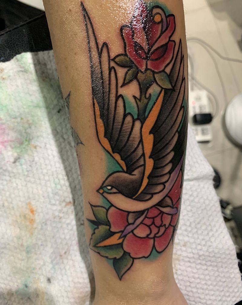 偶的四顾纹身图片_手臂臀部Old SchoolNew School纹身图案