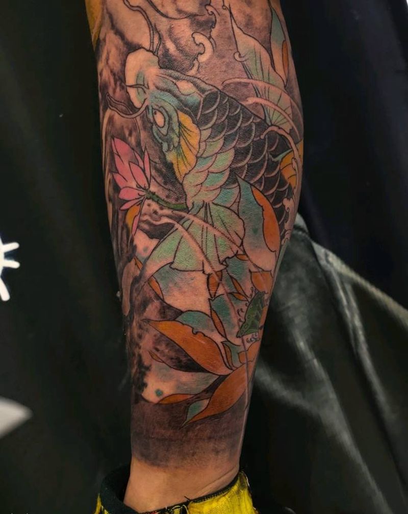 小腿鲤鱼纹身图片_腿部新传统纹身图案