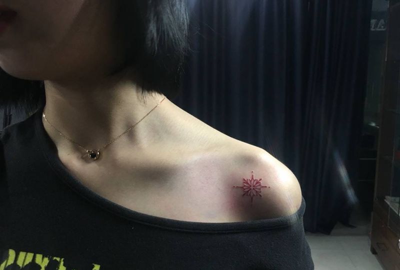 图案纹身图片_肩部手臂水彩几何纹身图案