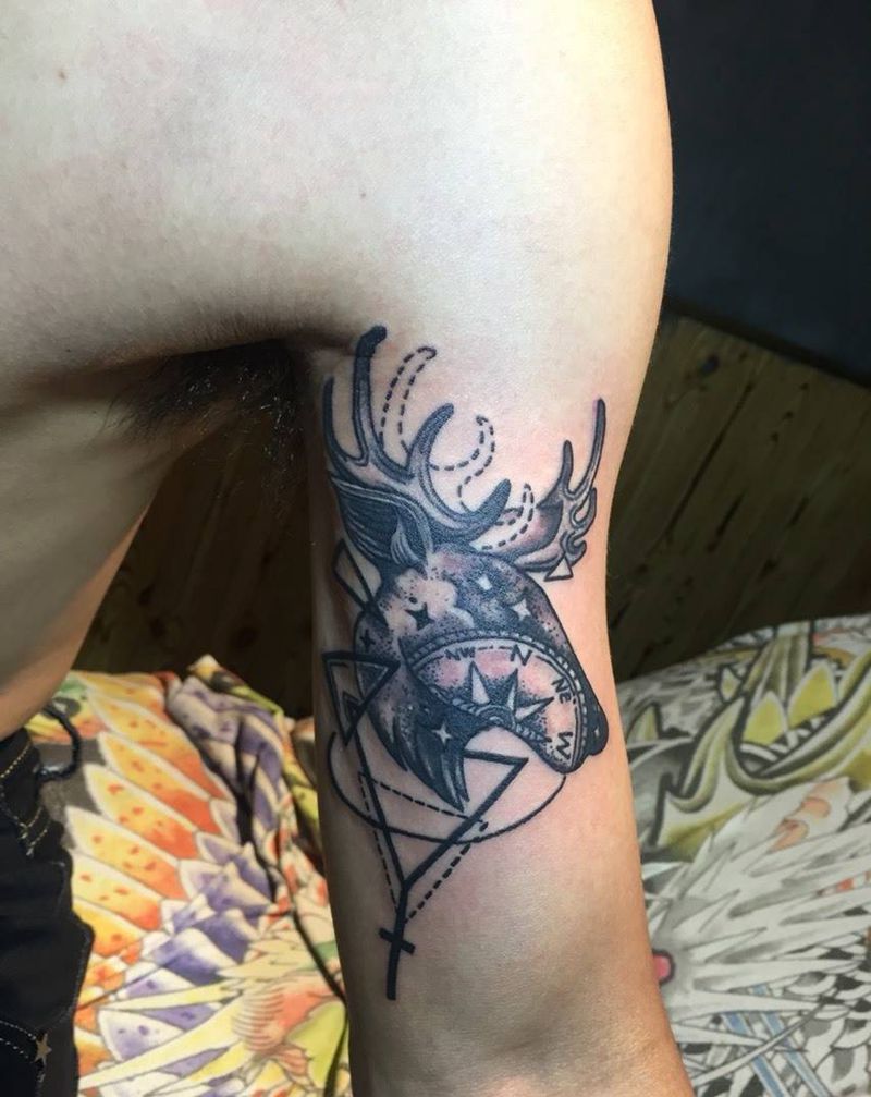 抽象鹿头纹身图片_成品手臂欧美清新几何动物纹身图案