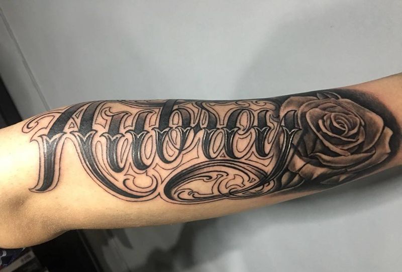 玫瑰奇卡诺纹身图片_成品肩部背部手部传统欧美写实清新人物贴纸纹身图案