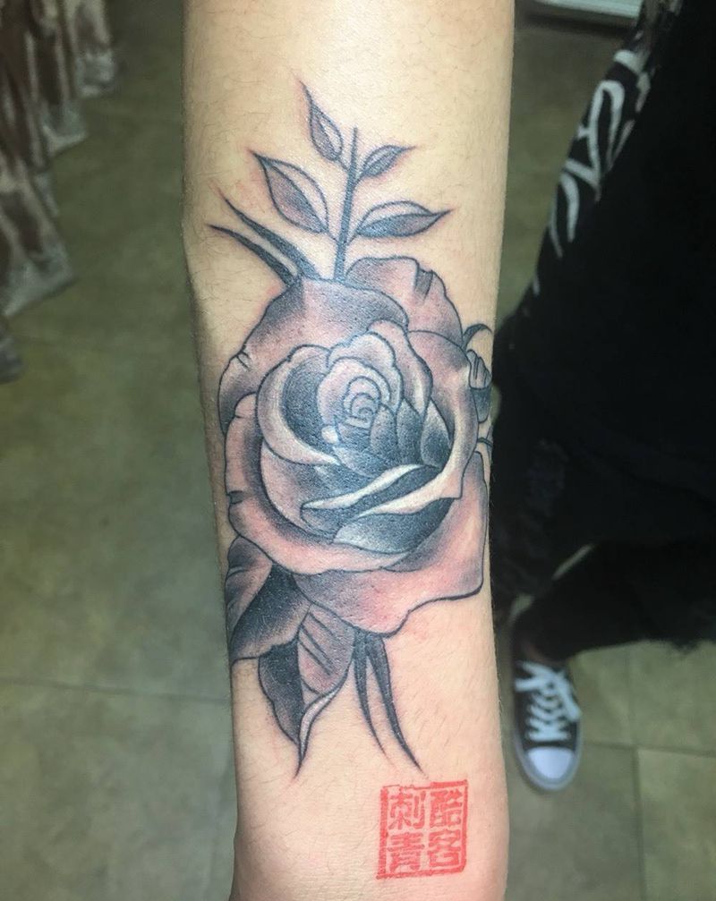 黑玫瑰纹身图片