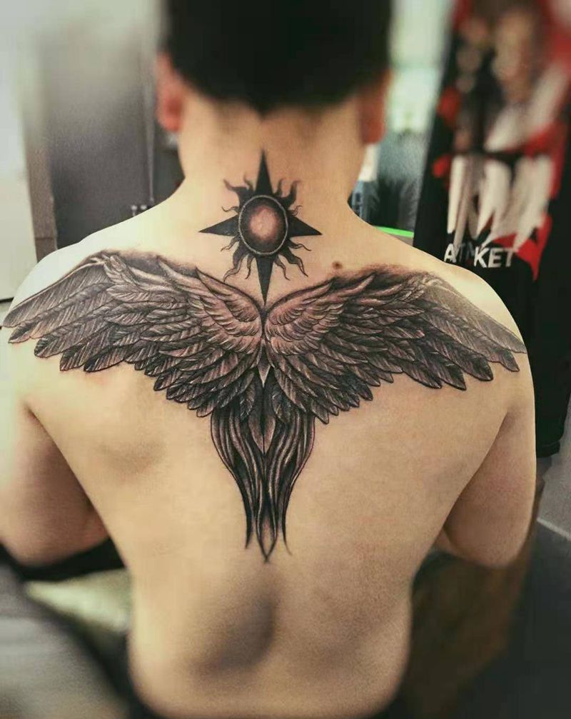 翅纹身图片_背部纹身图案