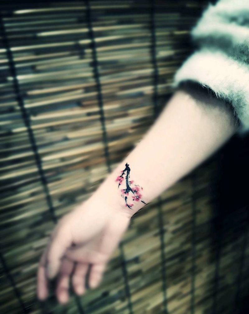 一人一枝梅   清新小图纹身图片