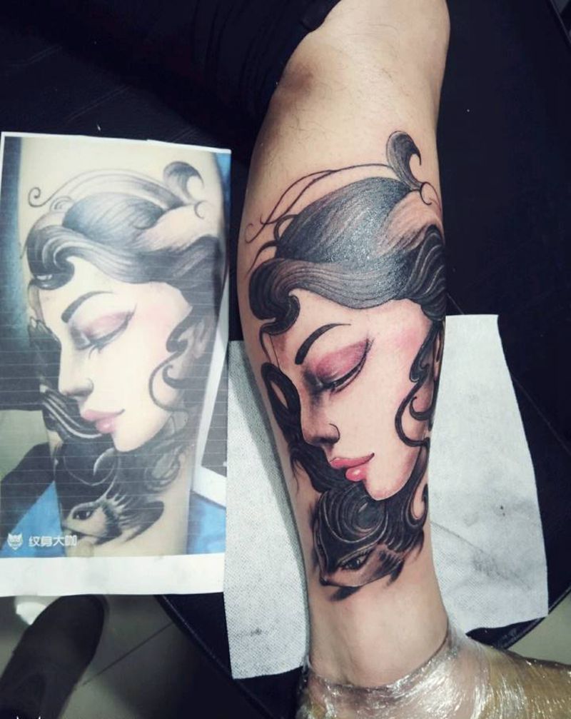 小腿大美妞纹身图片