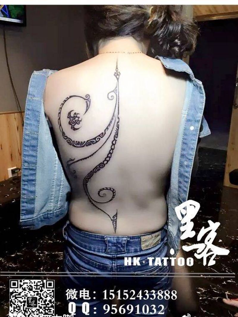 后背性感纹身纹身图片