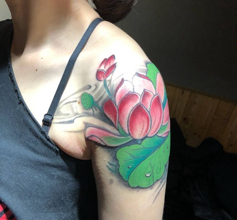 荷花纹身图片