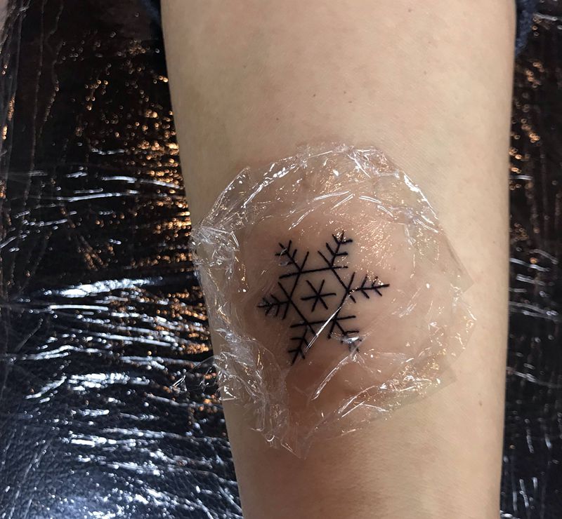 雪花纹身图片_几何纹身图案