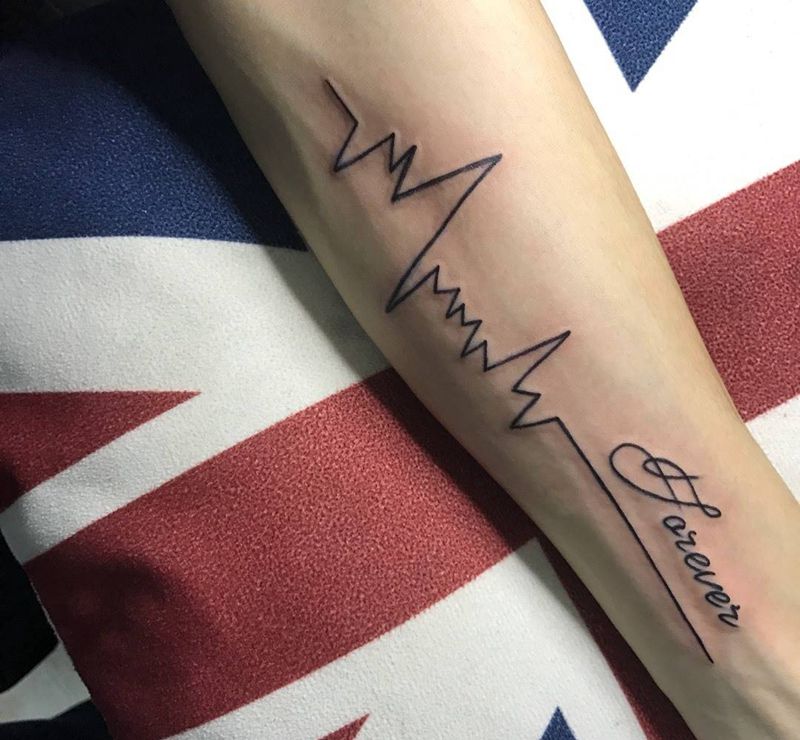 心电图纹身图片_成品手臂纹身图案