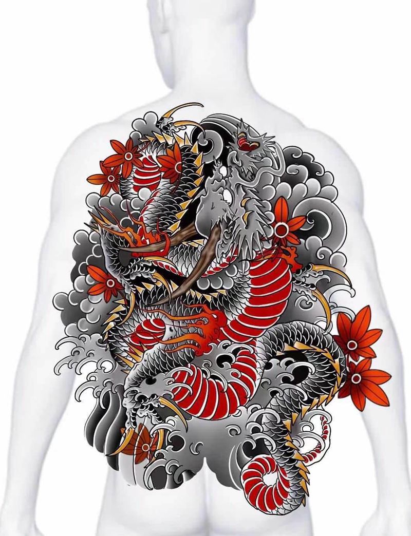 龙纹身图片_老传统龙枫叶纹身图案