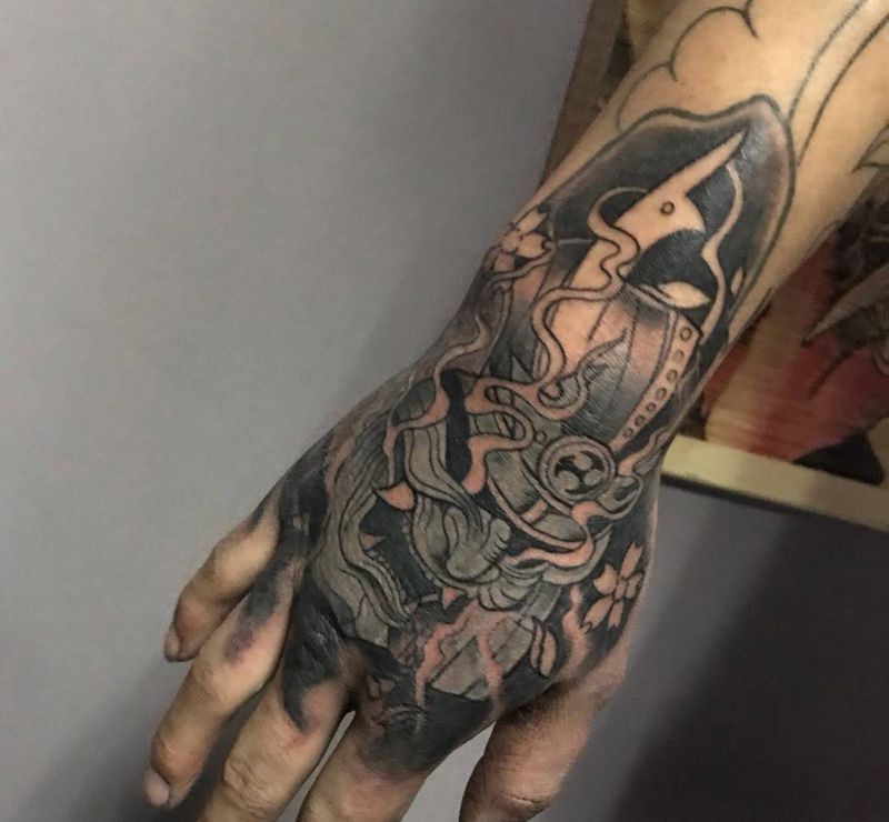 鬼武士未完纹身图片_手部纹身图案