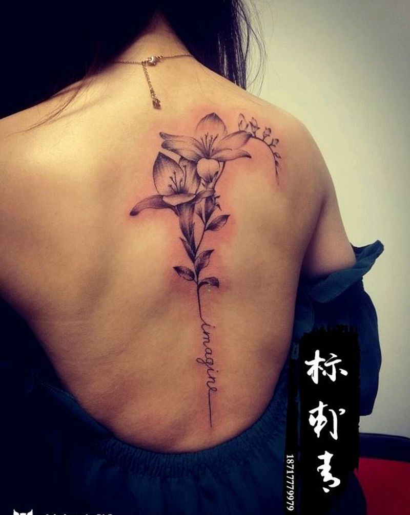 花纹身图片_背部颈部点刺花纹身图案