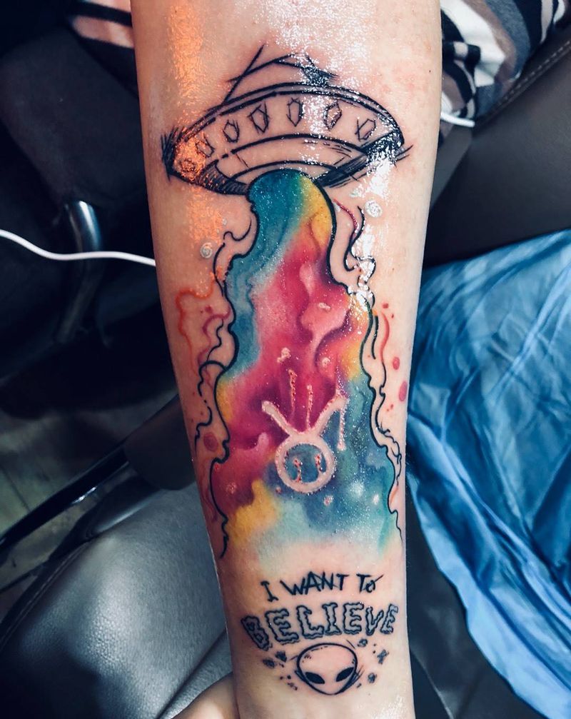 UFO&金牛座♉︎纹身图片_手臂New School水彩纹身图案