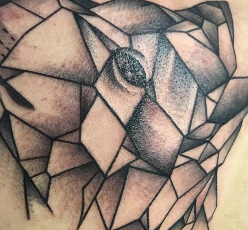 几何狗纹身图片_成品背部清新几何纹身图案