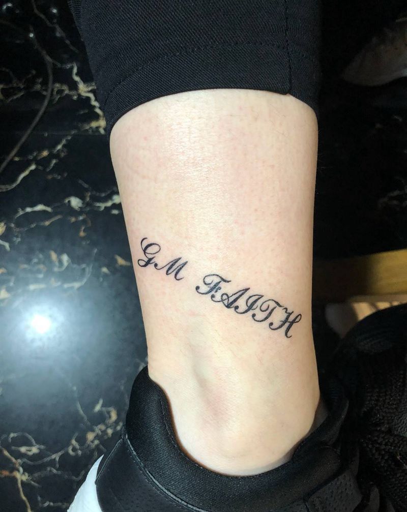 小情新字母纹身图片