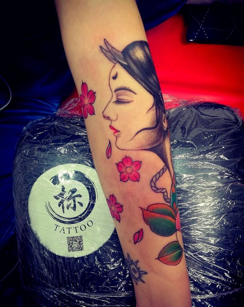 女人纹身图片_手臂New School人物女人纹身图案