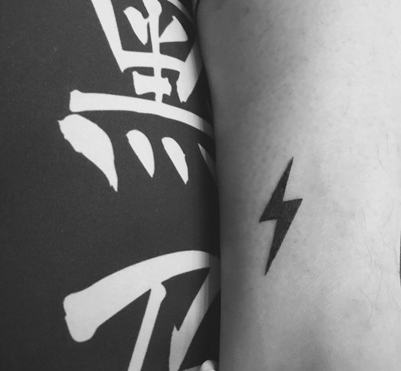 闪电纹身图片
