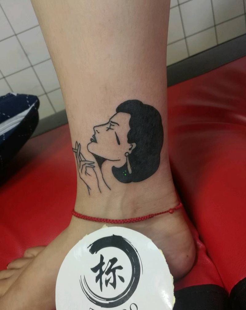 女人纹身图片_腿部清新人物成品纹身图案