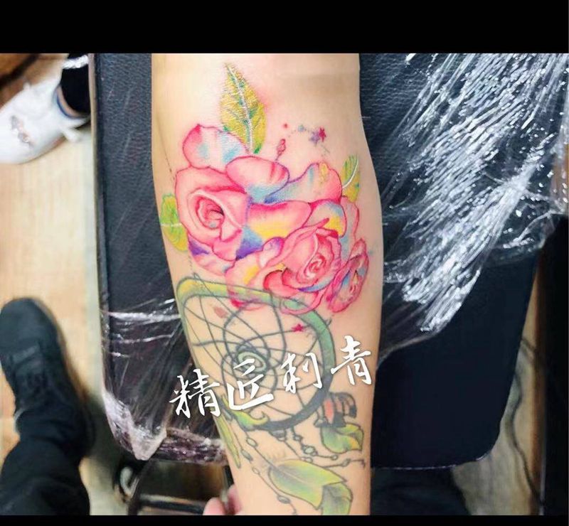 花臂拼接部分上色完成纹身图片