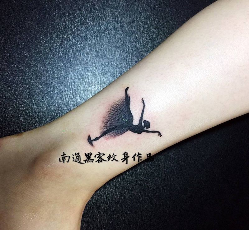 芭蕾舞女孩纹身图片