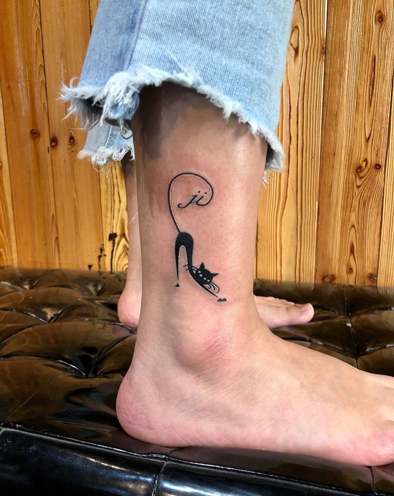 脚踝小纹身小猫咪纹身图片