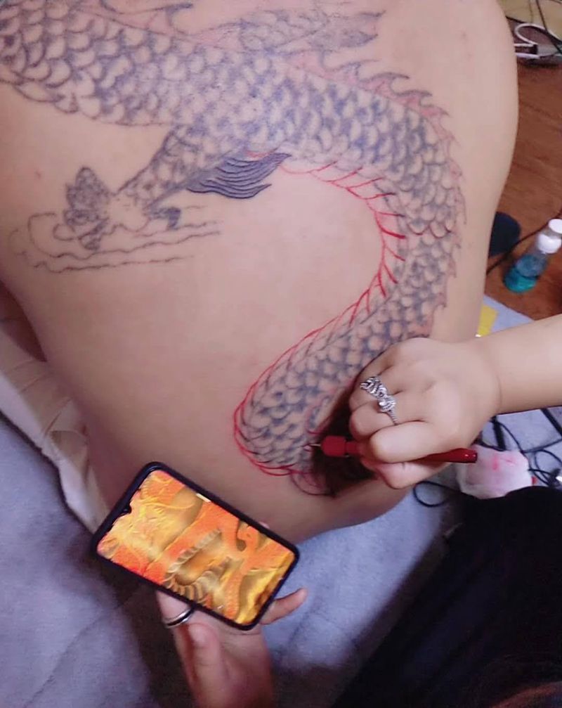 修改未完成待更新纹身图片_背部纹身图案