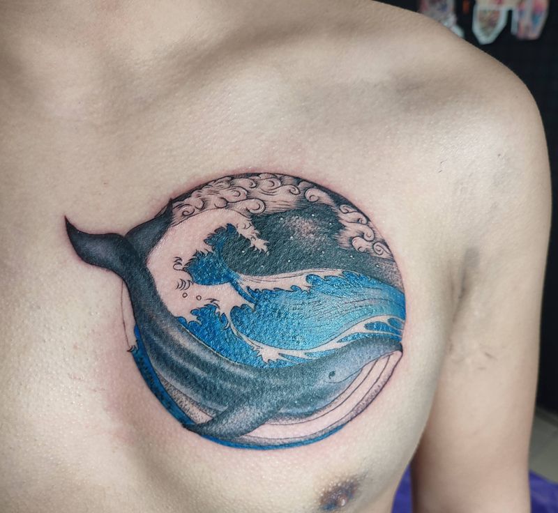 鲸鱼遮盖纹身图片_胸部纹身图案