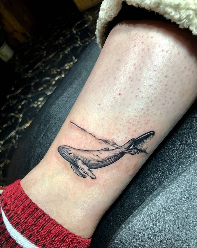 脚踝小清新纹身，鲸鱼纹身纹身图片_腿部手臂鱼纹身图案
