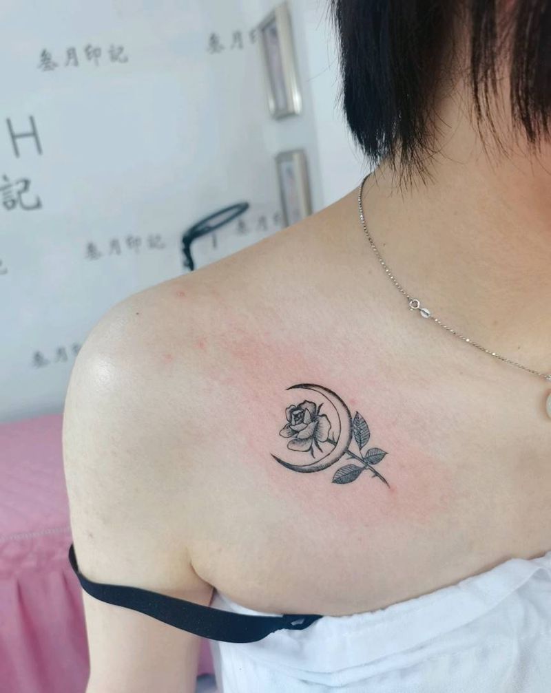 月亮玫瑰纹身图片_肩部纹身图案