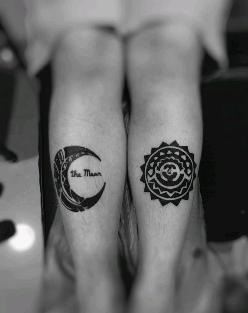 心中日月纹身图片