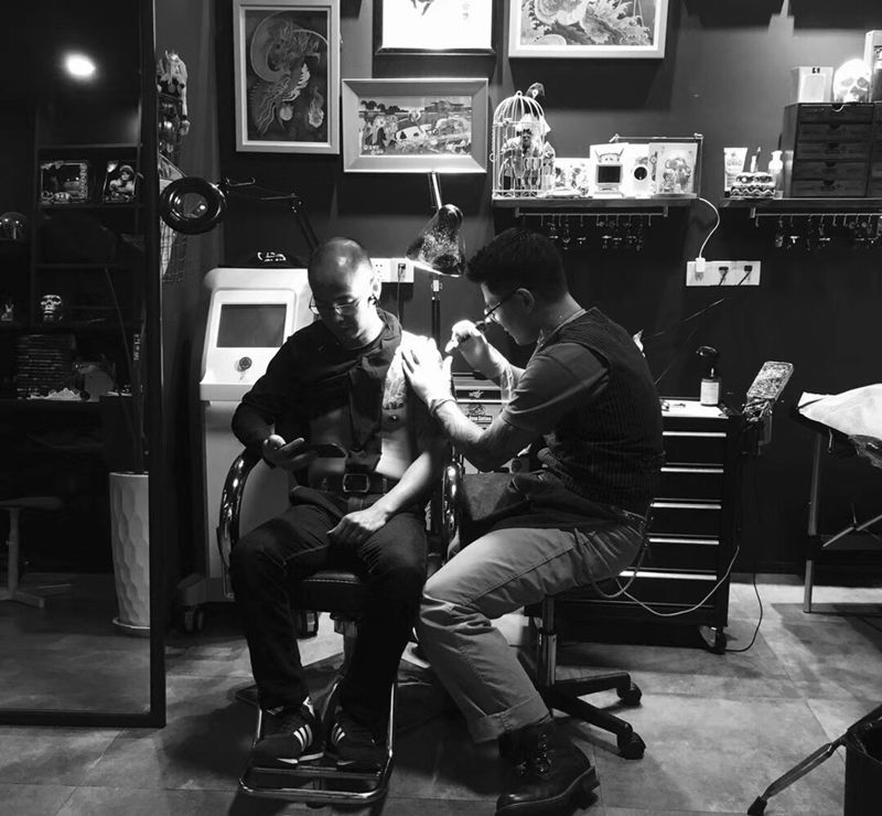 工作照纹身图片