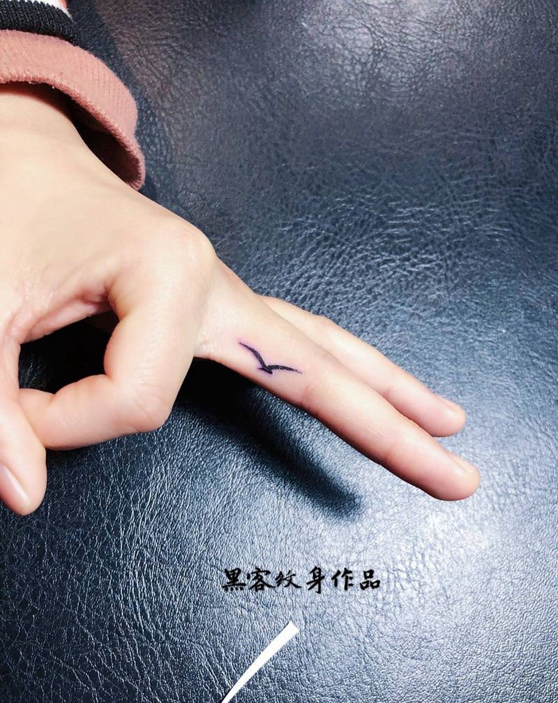 小海鸥纹身图片