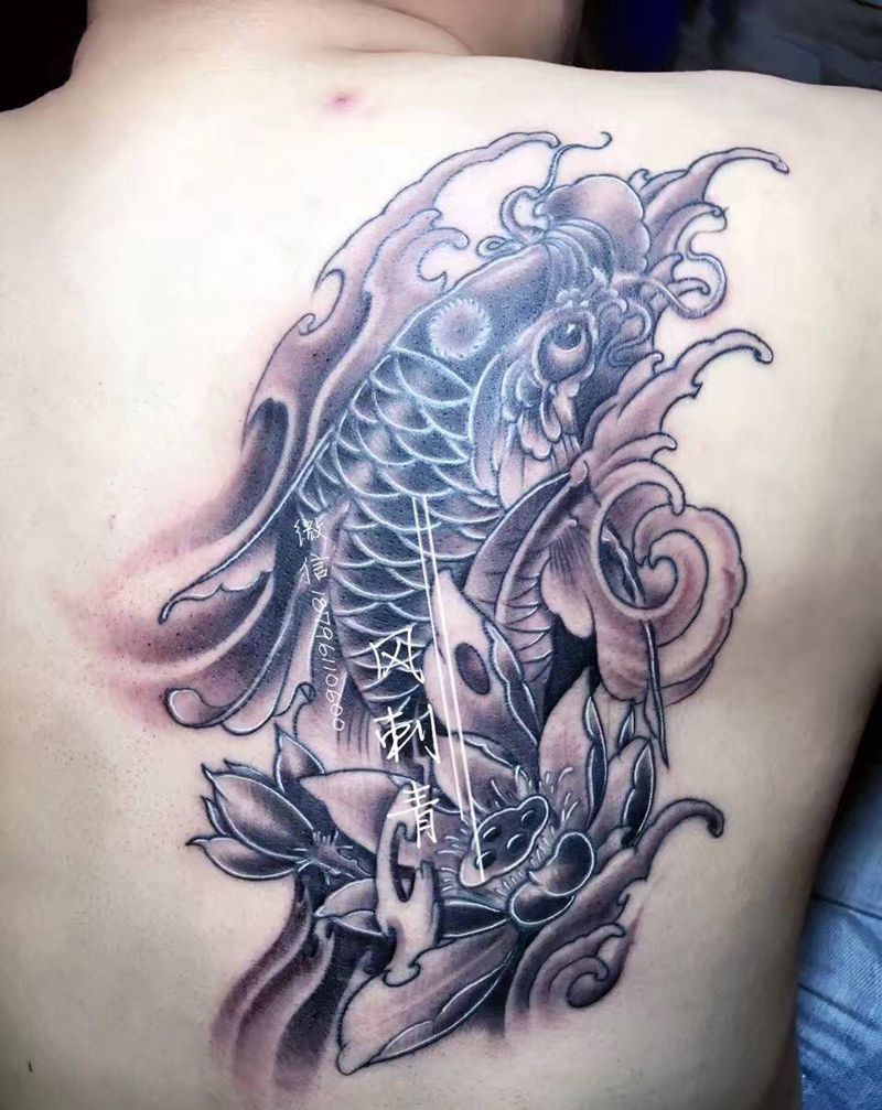 小鲤鱼纹身图片