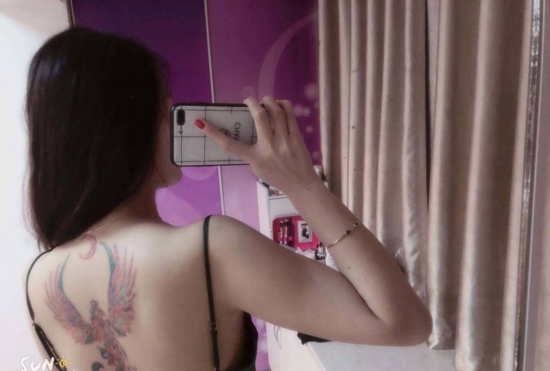 栀彩凤凰纹身图片_背部纹身图案