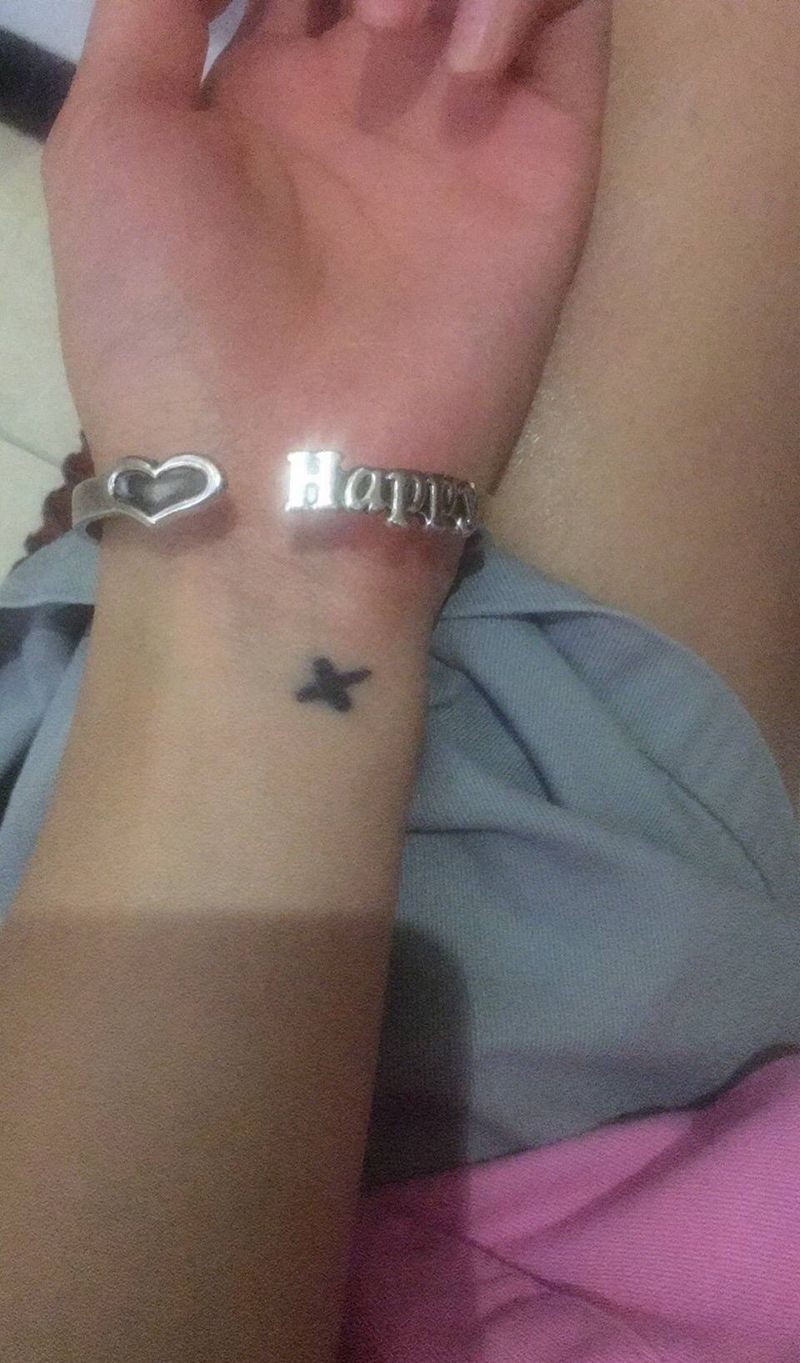 猫咪遮盖纹身图片_成品手部纹身图案