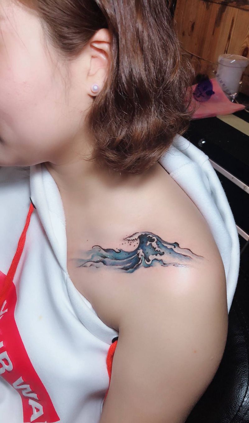 海浪，锁骨小纹身纹身图片