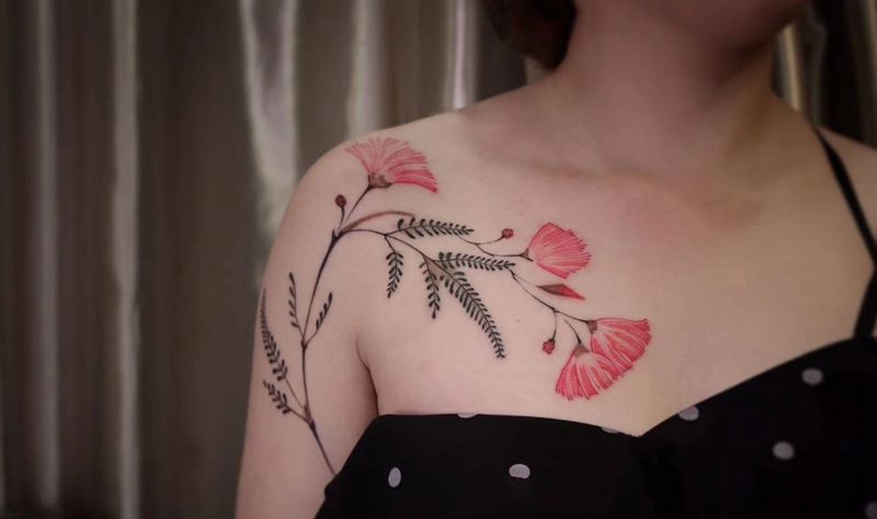 素花纹身图片_肩部水墨纹身图案