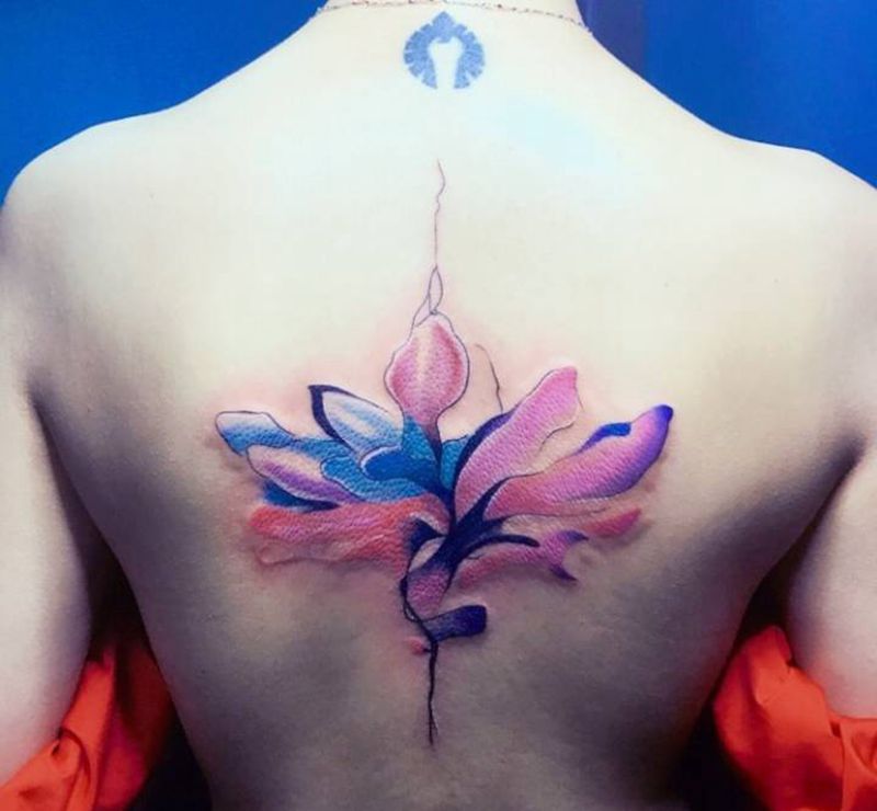 花纹身图片_背部成品清新植物纹身图案