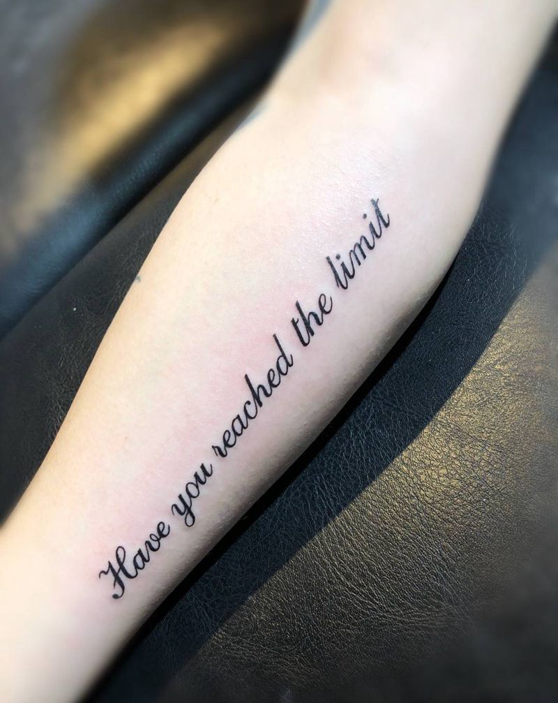 小臂字母纹身图片