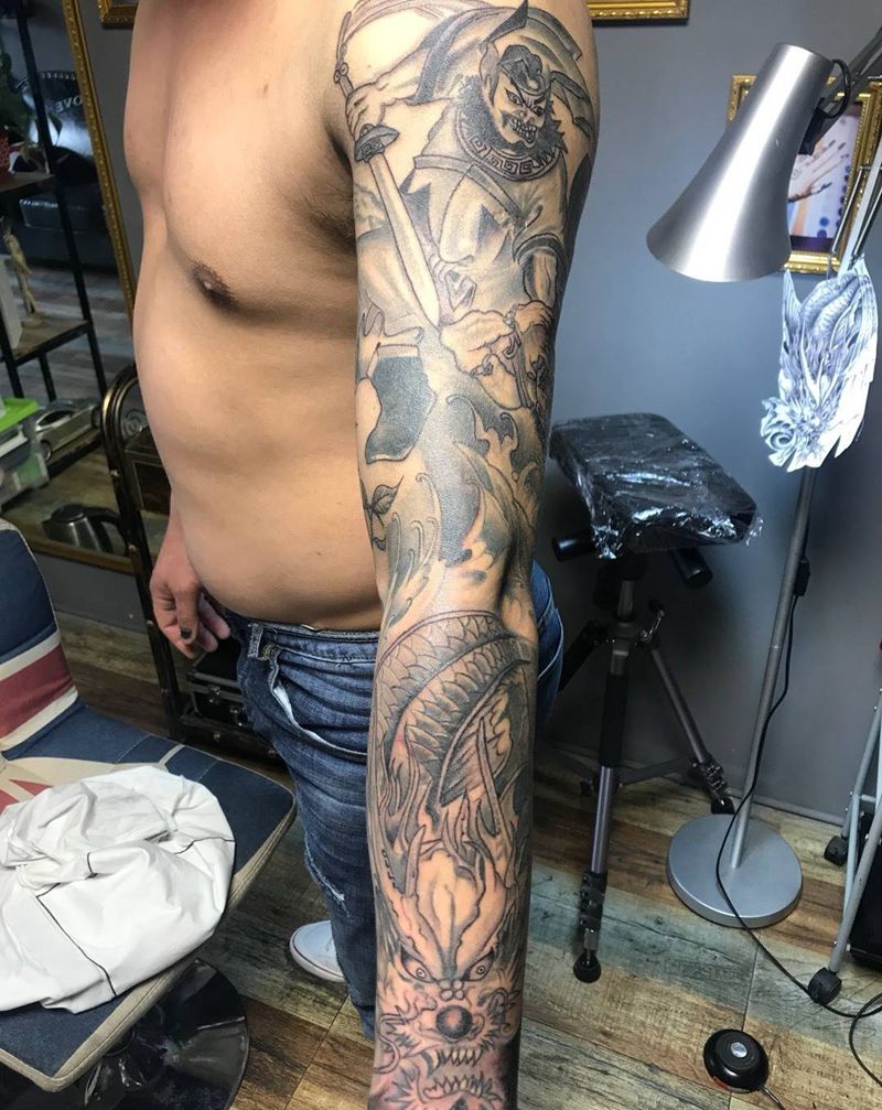 拼接花臂，完成一大半纹身图片