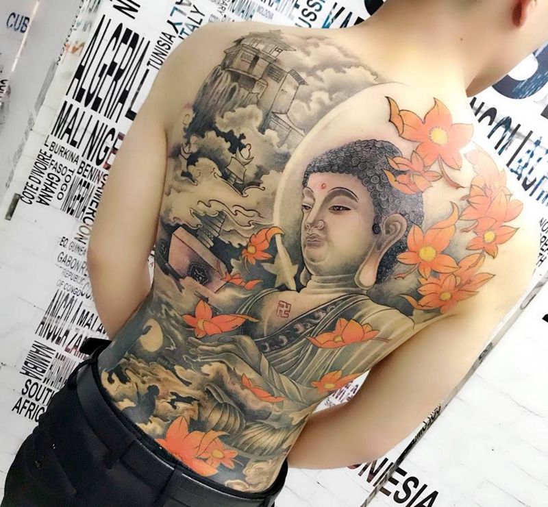 佛纹身图片_成品背部传统纹身图案
