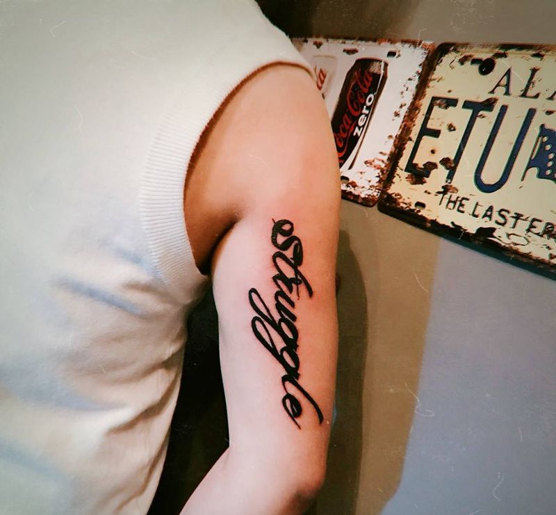 字母纹身图片