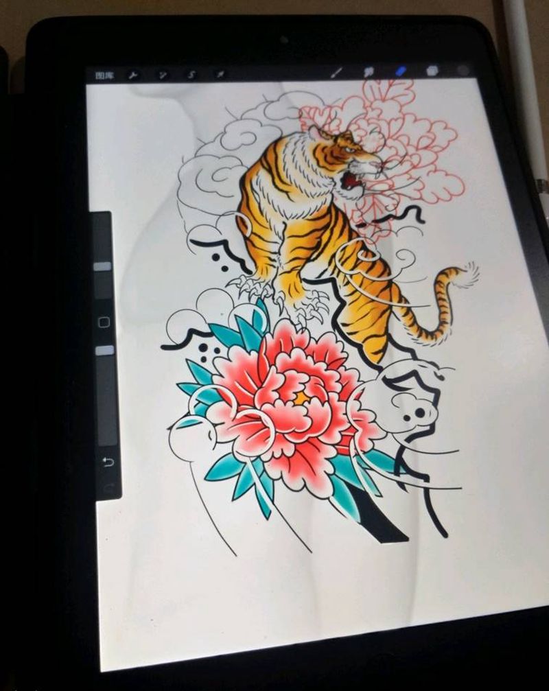 虎纹身图片_手臂老传统牡丹纹身图案